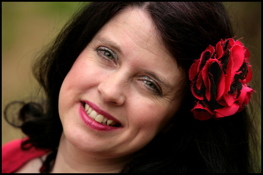 Portrait of Fiona Lovekin, an artist from Budlake Nr Exeter, Devon, who makes necklaces. Commissioned by The Mirror.